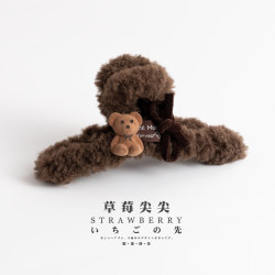 Strawberry-Shaped~Cute Plush Bear Bow Hair Clip for Women, Large Size, High-End Autumn and Winter Hair Clip, Shark Clip