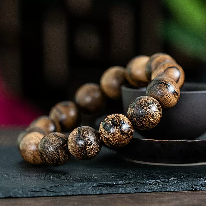 タラカンガロウの水に沈む虎紋入 伽羅　御家流　聞香　香木　沈香　香道　奇南　伽南 本物見逃すな！ダラガン虎斑沈香手串 沈香木 伽羅 聞香