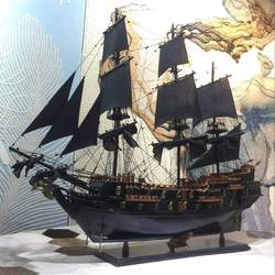 Black Pearl Caribbean Pirates Ship Model Craft Ship Simulation Wooden Ship Solid Wood Sailboat Retro Decoration Gift