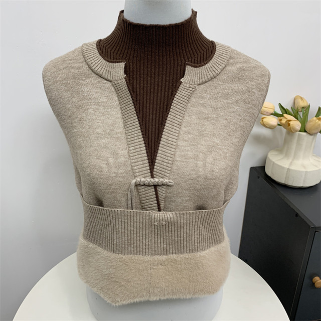 Mom's winter clothing 2024 new fake two-piece knitted thickened bottoming shirt half turtleneck middle-aged women's velvet warm sweater