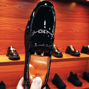 
Xiaoqiang Shoes Bar Guangzhou new genuine leather patent leather one-foot round head fashion trend casual fashion men's shoes 368D