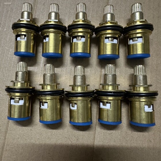 Universal water faucet valve core all -copper 4 points fast boiling water faucet core triangular valve single cold and cold water ceramic accessories
