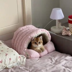 Winter Cat and Dog Kennel, Enclosed and Secure, Warm in Winter, Fleece-Lined, Cold-Proof, Cat Sleeping Bag, Wrap-Around Pet Bed