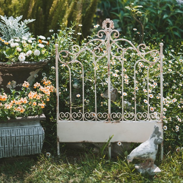 Retro iron low fence iron courtyard fence outdoor gardening pergola flower stand garden old