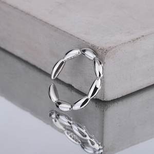 
New style olive bead ring with temperament, fashionable and fashionable niche design ins style internet celebrity jewelry ring