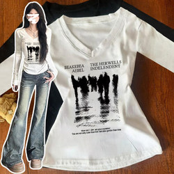 American-Style Regular Shoulder V-Neck Long-Sleeve T-Shirt for Women, Autumn Letter Print Design, Niche Slim-Fit Inner Layer Top