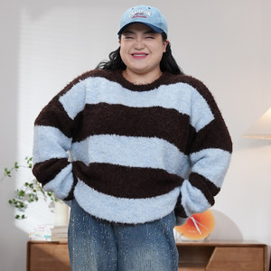 
Fuyin Feibie [Coffee Milk Candy] Large Size Fat mm Autumn and Winter Versatile Blue and Coffee Striped Sweater TF25118
