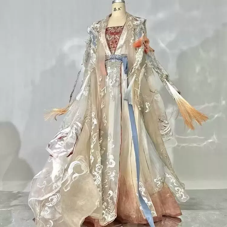 锦鲤少女明制原创重工拜年立领马面春秋汉服云肩新年刺绣中国套装