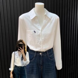 White Embroidered Pocket Linen Shirt for Women, Early Spring Casual Style, Regular Shoulder Fit, Polo Collar, Cotton-Linen Long-Sleeve Top