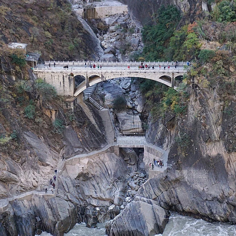 【8人小团】云南丽江虎跳峡徒步两日游专业向导香格里拉旅游2日游