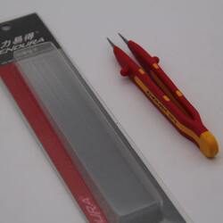 Hot selling insulated tweezers (pointed tip without teeth)