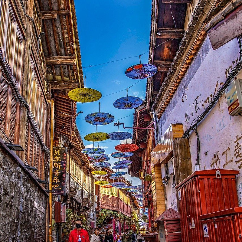 怒江大巴出发昆明7日自由行