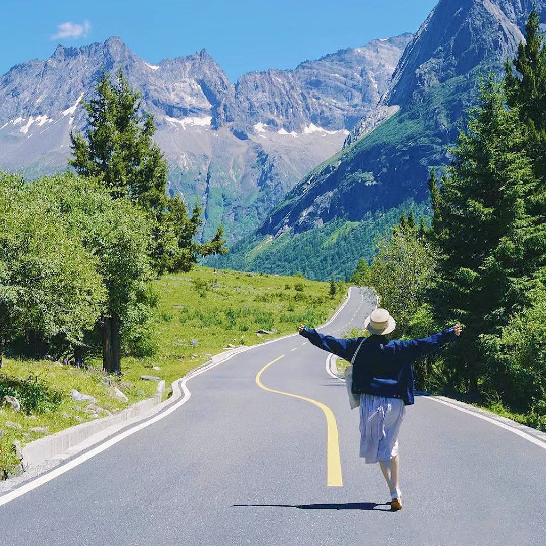 【2-6人空座团】川西稻城亚丁四姑娘山冷嘎措6天5晚小团跟团游