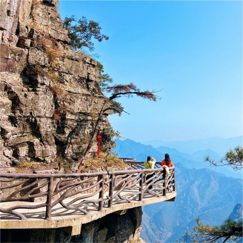 广西桂林来宾金秀大瑶山盘王界神马峰石林仙都二日游私家小团