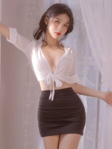 Royal Sister Feng Secretary Sexy Pure Pure Summer Shirt Shirt Jet JK Uniform Slim OL Professional White Shirt Female Summer