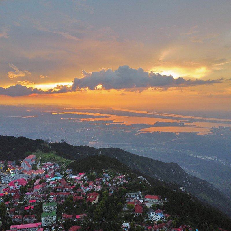 庐山3日游 2-8人团 登顶游夜宿牯岭镇 花径 美庐 三叠泉
