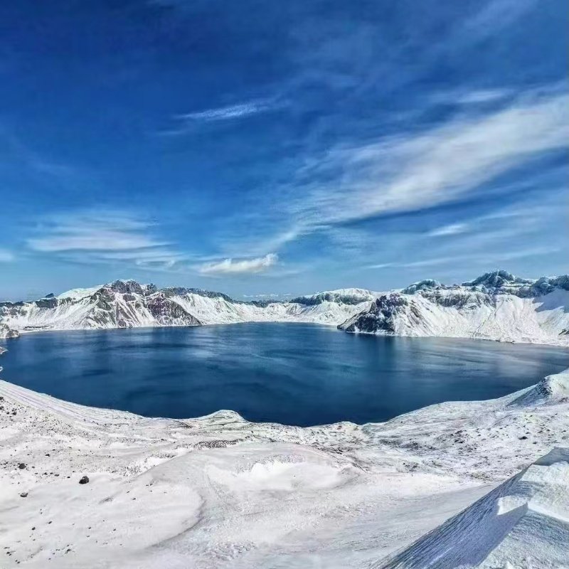 延吉+长白山2天|雪岭「麋鹿合影+木屋拍照」魔界漂流+天池+瀑布