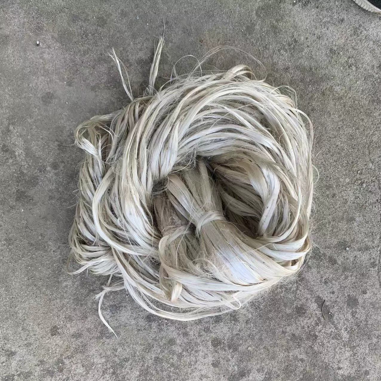 披麻戴孝白麻孝子頭戴的麻白事麻繩孝麻薴麻茼麻黃麻水管密封麻絲