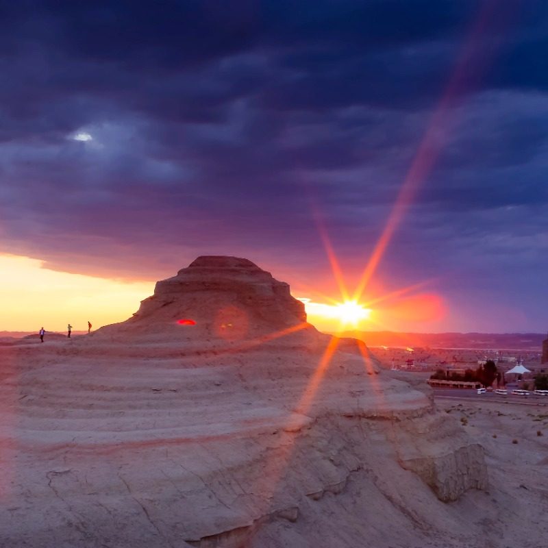乌尔禾世界魔鬼城/艾里克湖/百里油区一日游6人小团