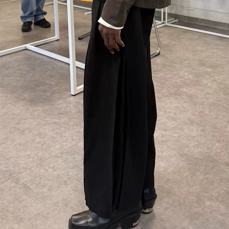 OMAR AFRIDI 25SS Knee Darted Flare Trousers休闲裤