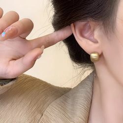 Brushed Matte Curved Earrings for Women 2024 New Trendy Light Luxury Earrings Korean Style Internet Celebrity Earrings