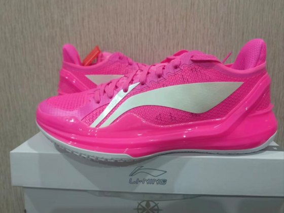 
Li Ning Blade 4V2 Basketball Shoes Low-top Fluorescent Powder ABAU037-13
