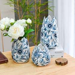 Ceramic Chinese vase crafts decorative ornaments blue and white porcelain living room entrance bookshelf flower arrangement general jar storage jar