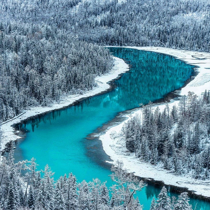 新疆旅游8天7晚纯玩6人小团住禾木景区小木屋无人机航拍赛里木湖