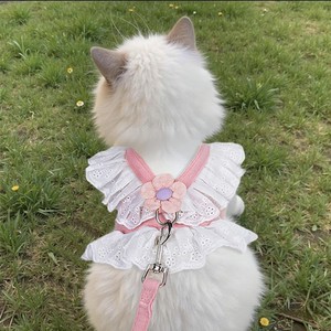 
Cat leash, adjustable lace flower jk skirt, pet clothes, harness, special anti-breakaway for walking cats when going out