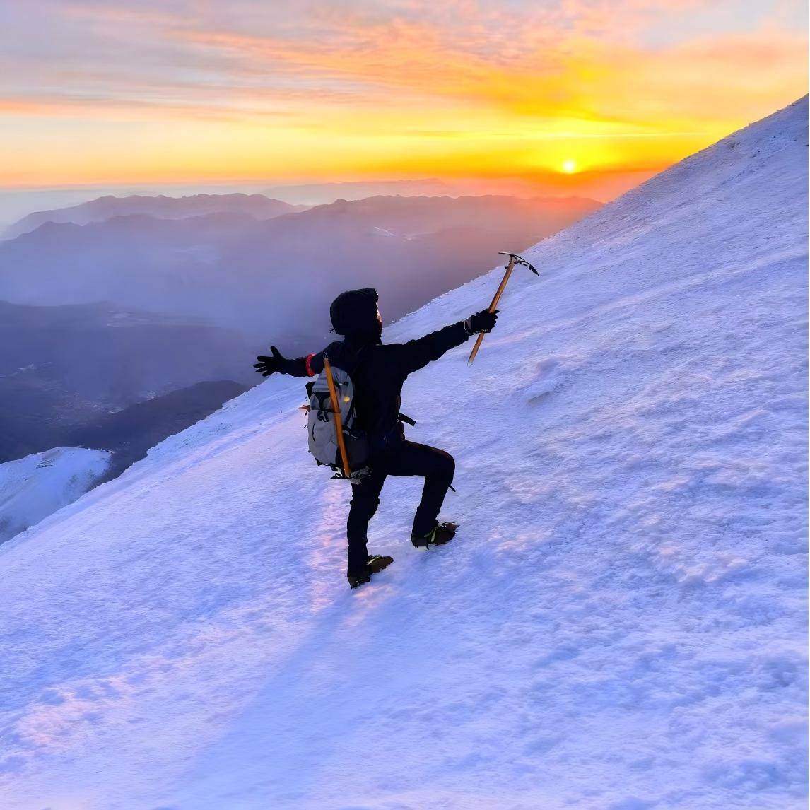 【2-8人徒步雪山登顶】哈巴雪山黑海湖4日纯玩白水台提供装备初级
