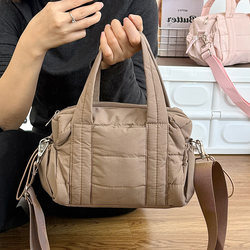 Puffy Quilted Shoulder Bag Mini Gym Bag for Women with Detachable Shoulder Strap Small Luggage Bag Crossbody Bag Handbag