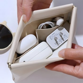 Data cable storage package automatically close the portable digital bag
