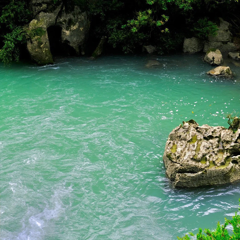 广西柳州狼口泉+香桥岩+鹿鸣谷+响水石林+响水瀑布纯玩小团一日游