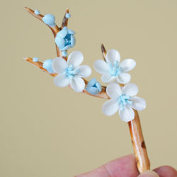 Ceramic Handcrafted Flower Vase Made of Sheep-Fat Jade Porcelain, Blue Plum Blossom Vase, Warm and Translucent, Gold-Painted Porcelain Flower Vessel, Plum Blossom Porcelain Ornament Vase