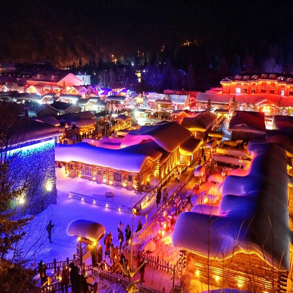 【纯玩8人小团含机票】哈尔滨雪乡哈工大丨滑雪+冰雪嘉年华+航拍