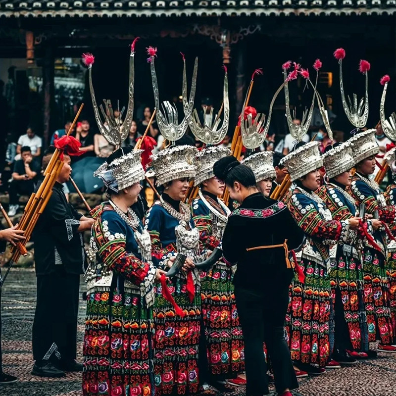 29人小团2+1保姆车4钻酒店贵州旅游5天纯玩黄果树小七孔西江苗寨
