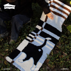 Yoowu Original Sea Salt Milk Cat Vintage Narrow Edge Long Strip Carpet, Thickened Velvet Living Room Rug, Bedroom Bedside Rug