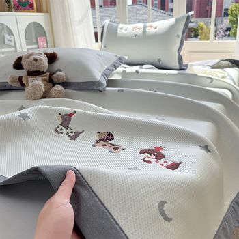 
Category A maternal and infant grade cartoon dachshund ice doudou summer ice silk mat summer 2025 new air-conditioned soft mat