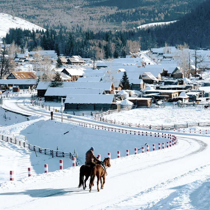 新疆滑雪小团海上魔鬼城禾木喀纳斯赛里木湖8天7晚拼车小团头等舱