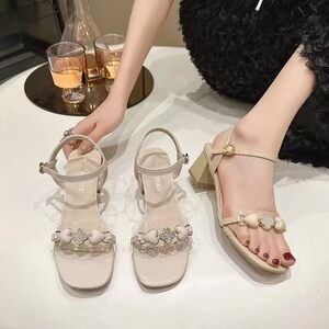 
Brand gentle fairy feng shui diamond sandals for women summer 2026 new style French medium thick heel fashion Roman high heels