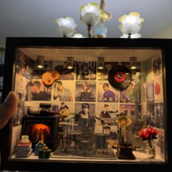 Justin Bieber's Cabin Photo Frame Ornament Model Miniature Birthday Gift