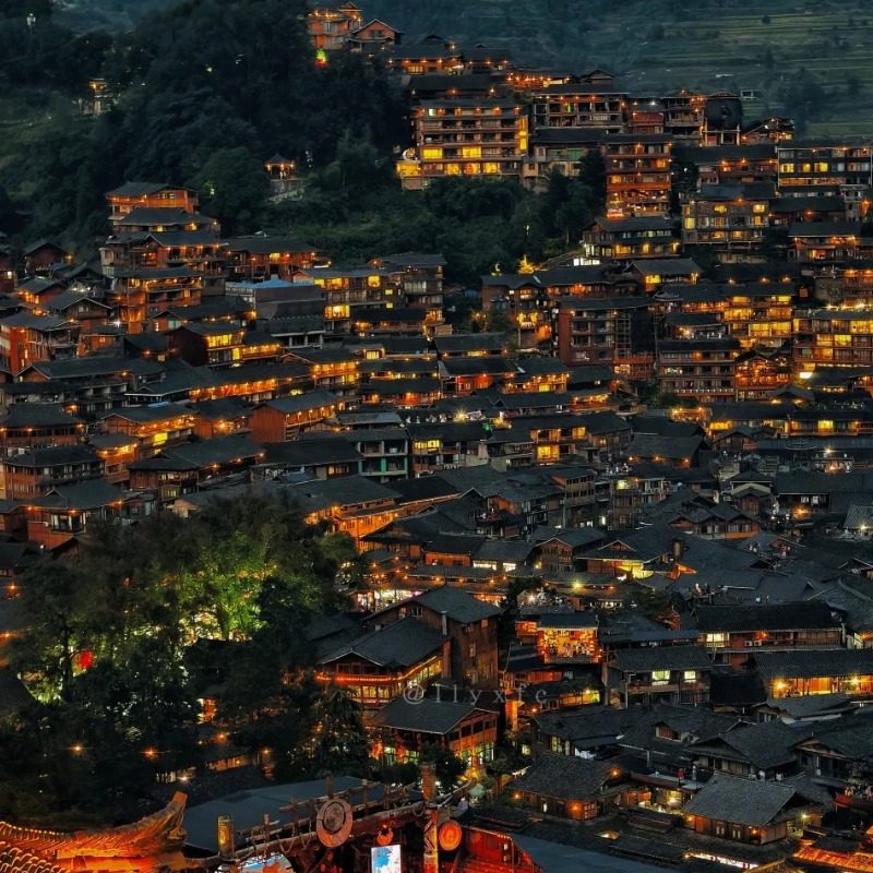 【一单一团】贵州旅游黄果树小七孔西江苗寨天眼5天4晚跟团游真纯