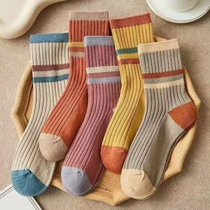 
Autumn and winter new socks for women, retro sports mid-calf socks, striped socks, student socks, double-needle color-blocking, stain-resistant women's growth socks
