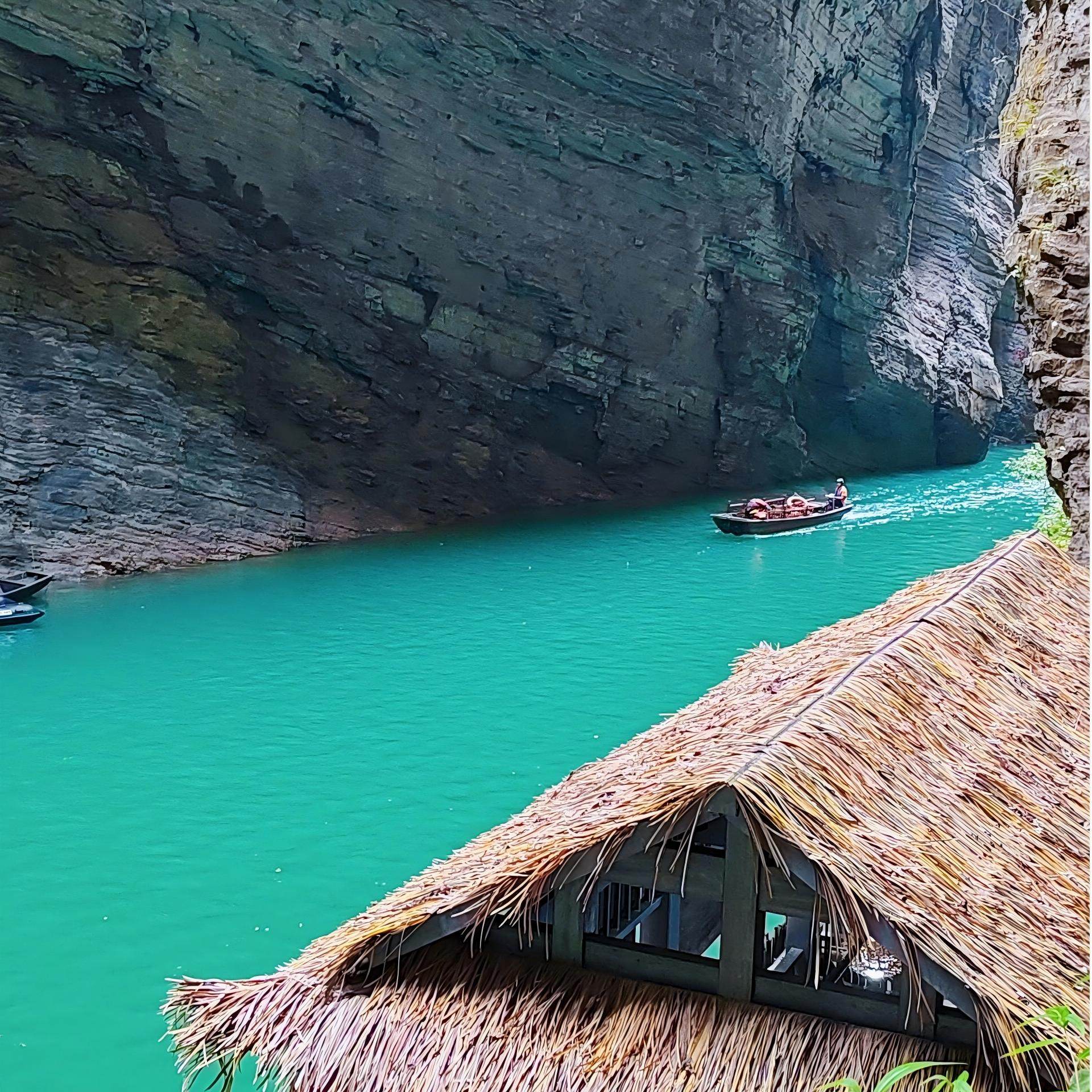 【屏山峡谷+宣恩夜景+恩施大峡谷】2日1晚,8人团,早7点开始行程