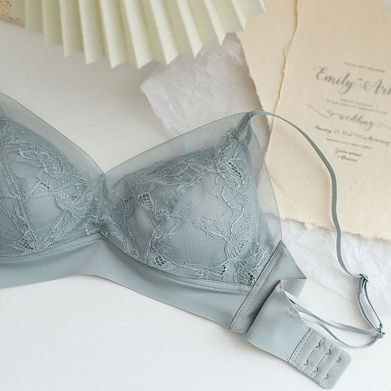 
French lace bra summer thin p no steel ring adjustable shoulder straps back buckle simple girls versatile inner