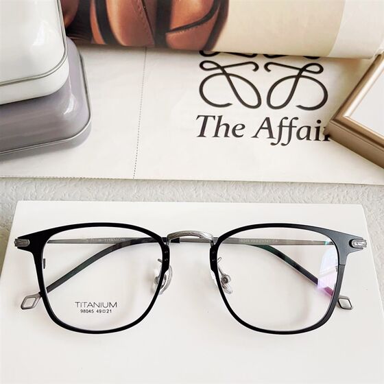 Pure titanium glasses for men and women with myopia can be equipped with prescription anti-blue light lenses, business full-frame glasses frames, ultra-light