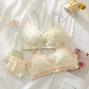 
White underwear for women in autumn and winter, thin, small breasts, no steel ring, E top support to prevent sagging, college and high school girls