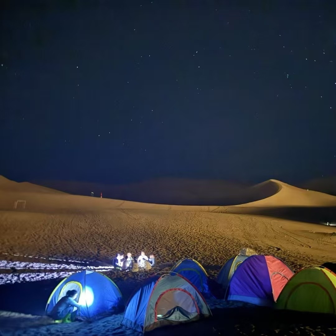 腾格里沙漠亲子徒步3天2夜五湖穿越全程专车保障