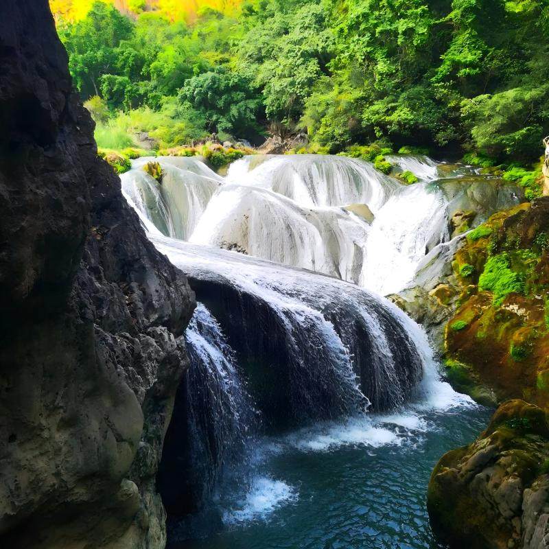 纯玩+超高性价比贵阳安顺黄果树瀑布小七孔千户苗寨5天4晚跟团游