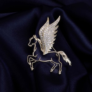 
Fashion brooch cartoon cute zodiac animal year horse brooch light luxury men and women same style high-end suit clothing corsage